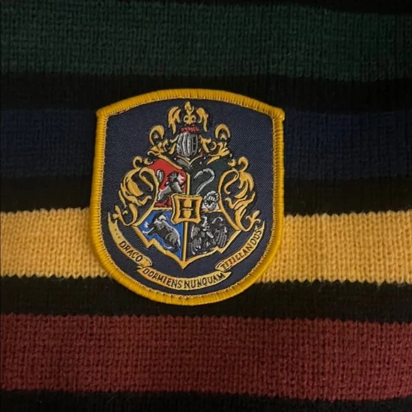 Epic Universe Hogwarts Crest Set - Denim Backpack Scarves and Ties - Picture 4 of 7